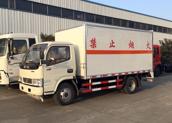 東風(fēng)多利卡1.2噸民爆器材專用車(chē)