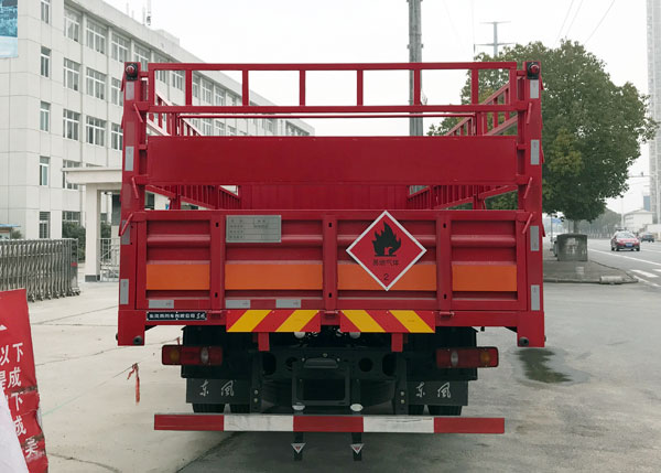 東風(fēng)天錦6.8米9.45噸氣瓶運輸車